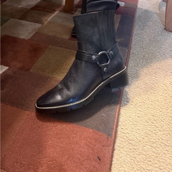 Donald J Pliner Women’s Black Leather Harness Ankle Boots Size 8 - Picture 15 of 16